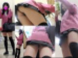 ピチミニTバックからハミ出てます、、、エロい生尻に食い込むパンツを高画質で覗き見る ～ハミ出しTバックニーハイ娘