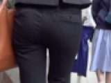 尻肉パンツスーツOLさんのデカ尻239