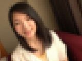 真面目で経験人数一人の20歳女子大生がお金のためのハメ撮りで初々しく喘ぐ