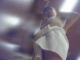 超激カワ美女の脱衣