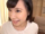 スレンダー美巨乳の20歳女子大生が奥を激しく突かれて汗だくになって悶える