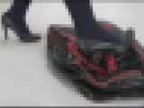 エナメルバックのクラッシュフェチ　PUMAのカバンをハイヒールで踏み潰すf261