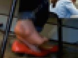 【フルHD動画】女子大生のフラットパンプス脱ぎ足の裏６