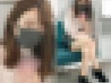 エッチな太ももを見せつけるように座る可愛い女子大生（其の一）