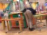 尻を突き出す女達（ゲーセン店員６尻）