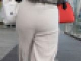 でか尻エロTバックで出社するOLさま