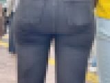 色白のムッチリボディに下品に実ったデカいコブ尻をムニュらせて男を挑発！ 下品なスキニーチノパンお姉さん編