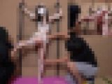 触ったら壊れそうな華奢なメイドさん、マンスジ見せながらクスクス笑い～悶絶しちゃいました（完全オリジナル）