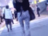 エロボディのセクシー美人ギャルが柄スキニータイツ履いて爆尻ふって歩いてるよ