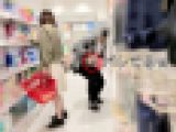 撮影バレした同業者【禁断の逆さ撮り】ネコのスカート捲り編vol.19