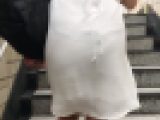【好評再販SALE】透け！透け！透け！白いワンピースから透けるTバックパンティーライン！この淫乱肉尻OLのデカ尻！【162】