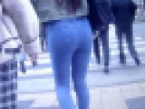 スタイル抜群の綺麗なお姉さんがスキニーデニム履いて下半身ピタピタライン強調して歩いてるよ
