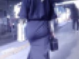 美形金髪美少女がタイトスカート履いて超爆尻肉をプルンプルンさせて歩いてるよ