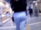 超美巨尻の激カワ美女がデニム履いてお尻モッコリさせて歩いてるよ