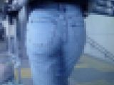 清楚系の激カワ美人女子大生がタイトデニム履いて美巨尻パツらせて歩いてるよ