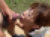 ◆素人投稿mp4動画 アイドルになりたいコスプレイヤーさんと野外で露出しまくり！ 【Part.05 海辺に放置して自撮りオナニー