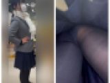 ［逆さ撮りのオカズ限定版］“被写体3人”久々の○Kのパンツ盗撮　重ねの多い現代の○Kの中スト越しの生パンゲット