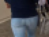 階段を駆け上る美人OL！！