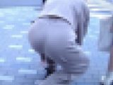 激カワ美人お姉さんがスウェットパンツ履いてとんでもなくイヤらしい美巨尻肉の食い込み見せつけてくれてるよ