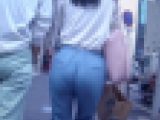 凄まじい美巨尻肉でピタパン履いて歩く美人お姉さんの食い込み方がエゲツナクテエロ過ぎる