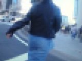激カワ美人女子大生がタイトデニムスカートを履いて歩いてるよ