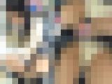 激カワ女子学生がまさかの大開脚で股間パンツが丸見え！迫り来る尻を真下から超接写パンチラ撮り動画