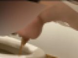 【激流嘔吐】揚げ物をほぼ休憩なしで大量一気吐き！　音声あり