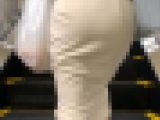 【OLシリーズ】キャリアマダムOLの美尻シルエットのエロいスカート姿【28】