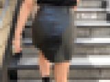 【OLシリーズ】黒のレザーミニスカートで若さを出すエロいOLのムッチリ尻【65】