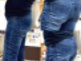 知的な奥様の本格スキニー 大接近でデニム生地をじっくり観察しちゃいました 後編【街中風景083】