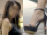 ハイヒールの中が蒸れ蒸れガール　パンチラも・・・