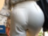 【なんというフィット感！】「ヒップの輪郭にPラインが丸わかりOL(1名)」