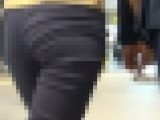 パンツスーツがぎゅうぎゅうなOL