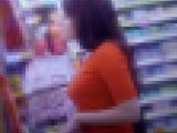 超ドエロ美巨乳の美女がイヤらしいスタイルで歩いてるよ