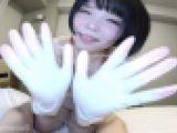 【ゴム手袋手コキ】黒髪色白童顔人妻のゴム手袋手コキフェラで性処理大量射精