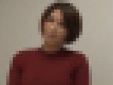 スレンダー巨乳の33歳人妻が旦那さんの目の前で巨根で突かれ喘ぎまくる