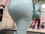 《完璧に近い美ヒップ！！横から見るBODYラインも惚れ惚れする芸能人級美女》