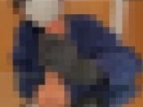 ラテックスのゴム手袋でディルドを手コキ