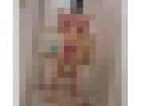 ドM女お漏らし　ディルドを口に入れて失禁する変態素人