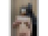 マヨネーズでオナニー自撮り　トイレで女性の気配がする中で自慰