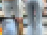 美脚際立つ美魔女奥様のワイドスキニー 何度もお尻突き出し【街中風景122】