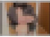 太くて大きなディルドをヌルヌルに濡らしてエロく手コキ
