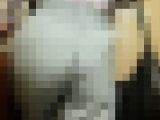 《クッキリPラインを大公開！出張中の巻き髪OL》