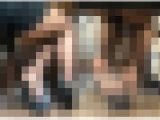 働くOLをデスクの下から…パンプス脱ぎ黒パンストの足裏つま先