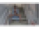 階段で野外オナニーする女