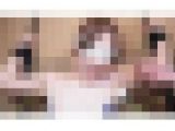 楽しそうに、くすぐったそうに激カワの反応で声を引き攣らせるスク水女子さん