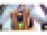 爆乳黒ギャルちゃんのアクリル板越しパンチラバイト