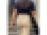 《前バッグ！豊かな尻肉全開で出社前の一服を楽しむOL》