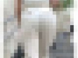 《食い込みが魅力的な上品OLさん！美巨尻を際立たせる白系スラックス》