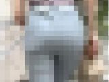 《密着度１２０%！美巨尻を際立たせるパンツスタイルの美女》